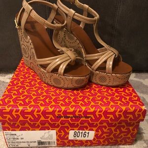 Tory Burch leather beige wedge